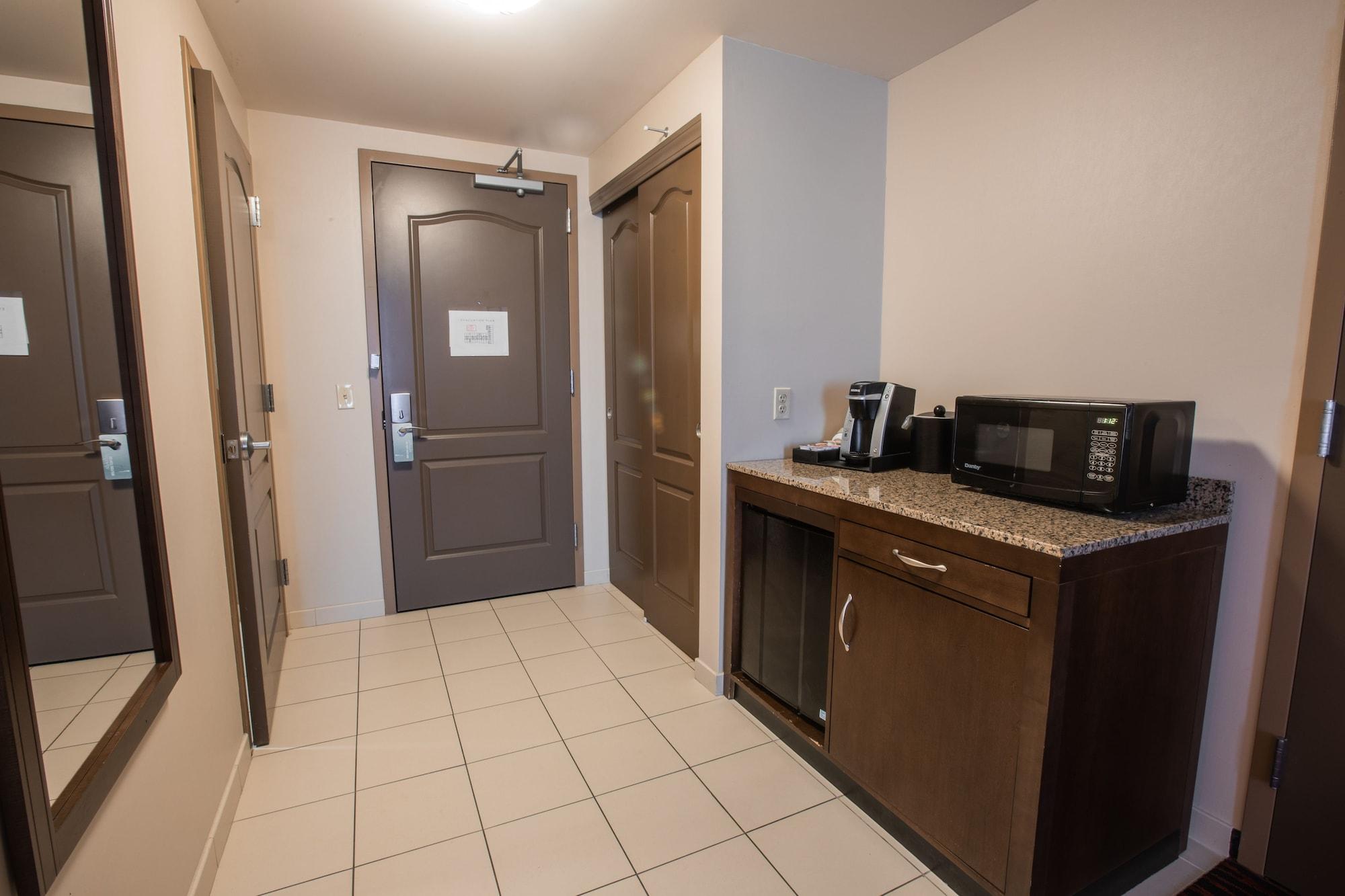 Hilton Garden Inn Clifton Park Bagian luar foto