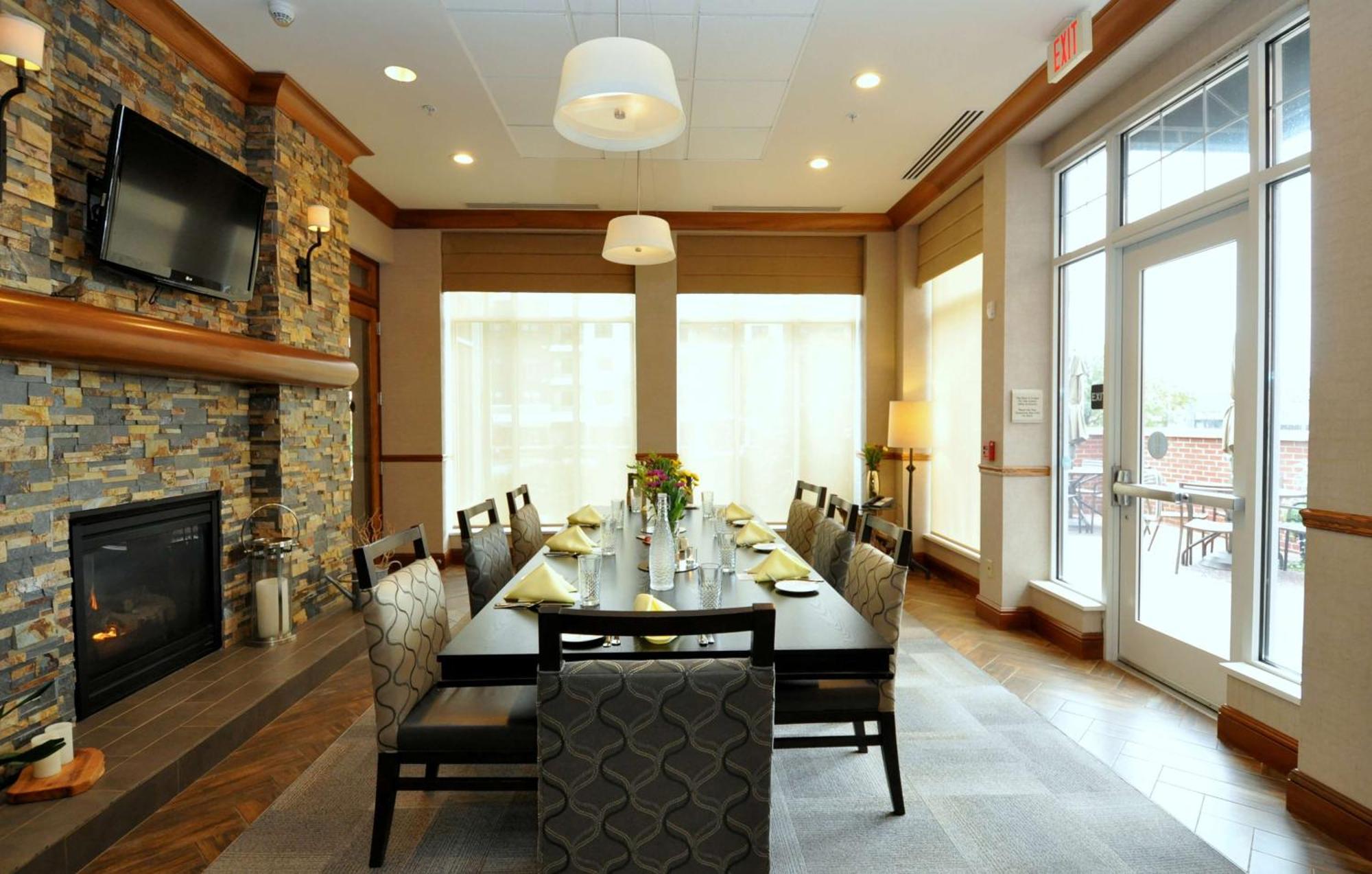 Hilton Garden Inn Clifton Park Bagian luar foto