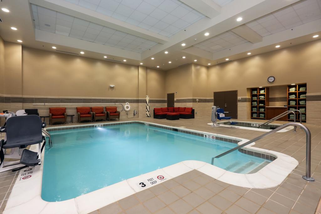 Hilton Garden Inn Clifton Park Bagian luar foto