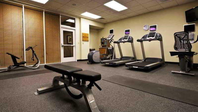Hilton Garden Inn Clifton Park Bagian luar foto